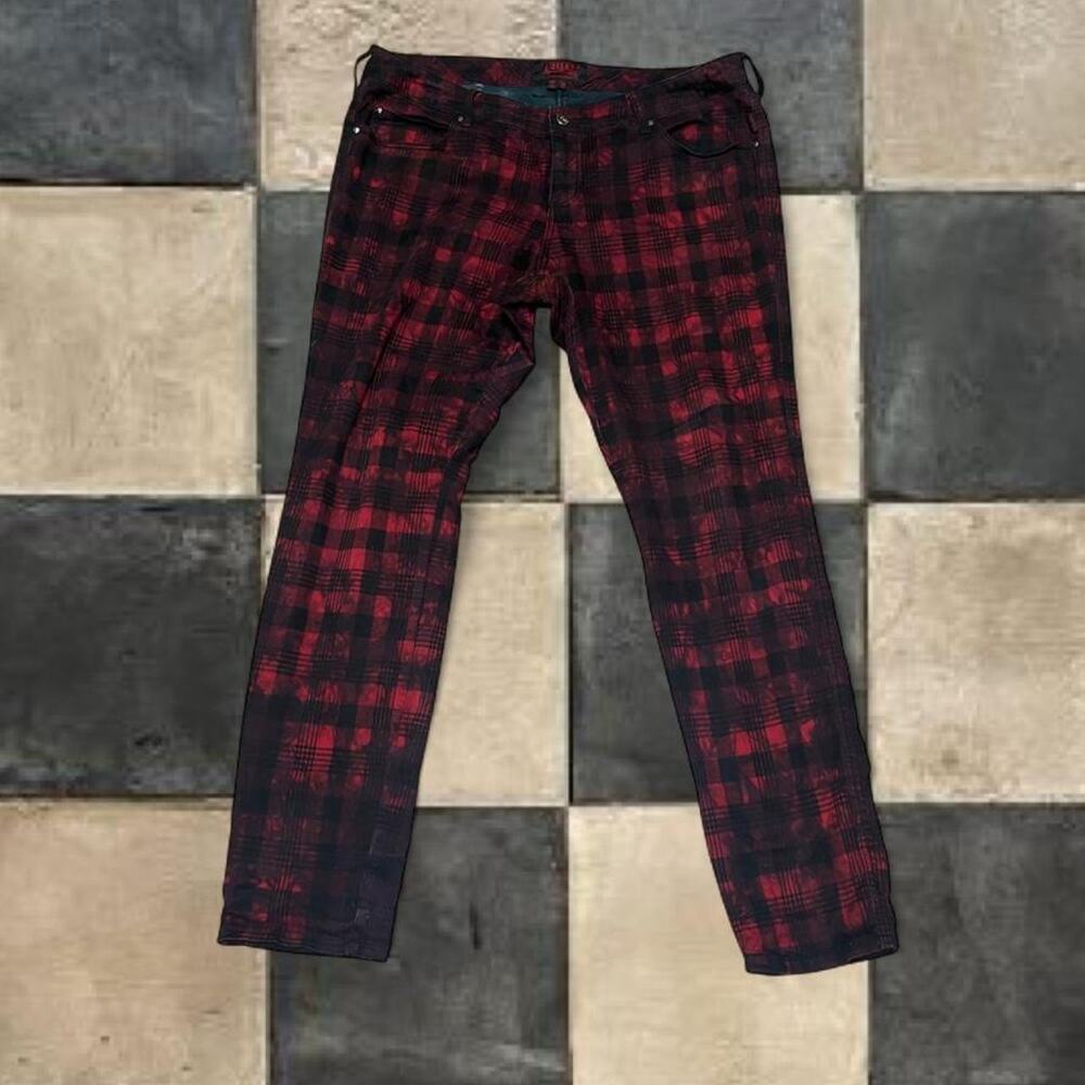 Tripp NYC 2000s black and red plaid straight jeans
Size 18